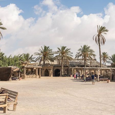 Kfar Hanokdim - Glamping & Camping Arad Eksteriør bilde